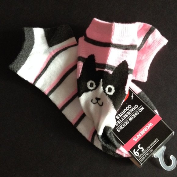 *3/$15* Fun Cat + Striped Socks - Picture 2 of 6